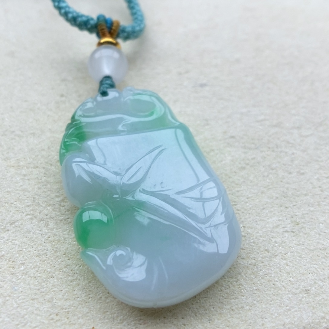 翡翠未镶嵌颈饰吊坠32