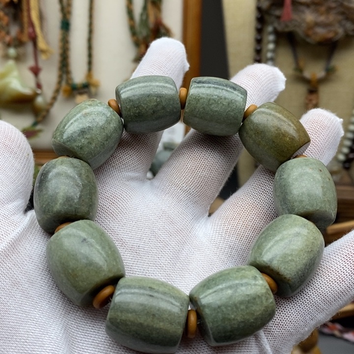 岫岩河磨玉（透闪石质玉）把件未镶嵌