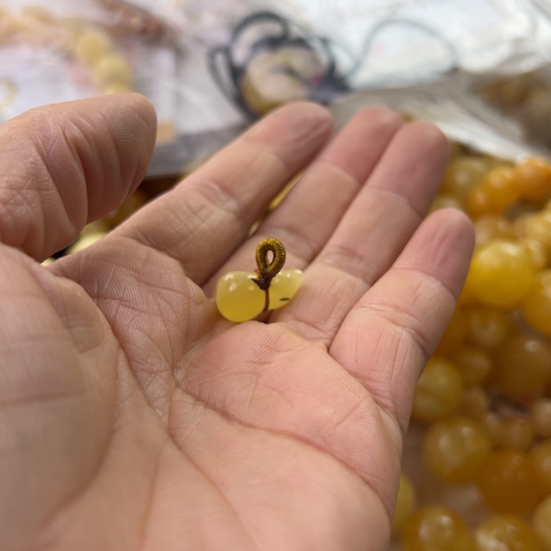 琥珀珠宝奇石未镶嵌