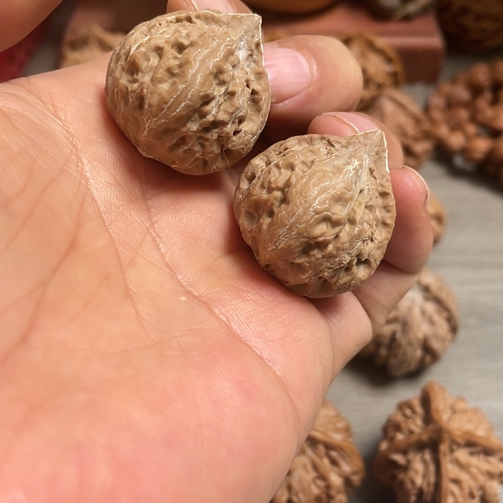 【闪购商品】文玩核桃把件秦岭野生文玩核桃小蒜头30尺