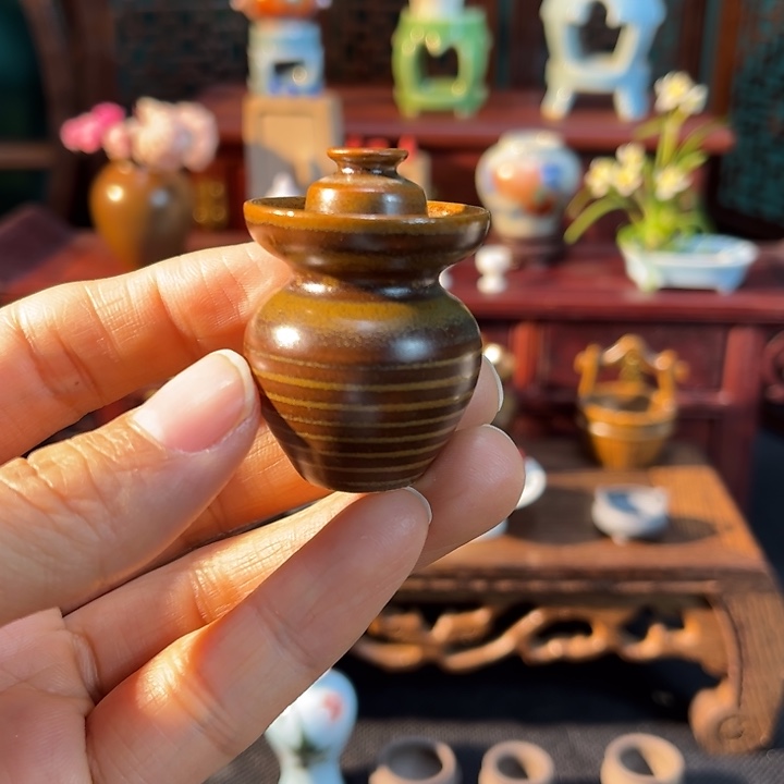 摆件今****?微陶老王迷你花瓶