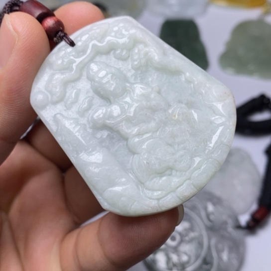 翡翠未镶嵌颈饰翡翠