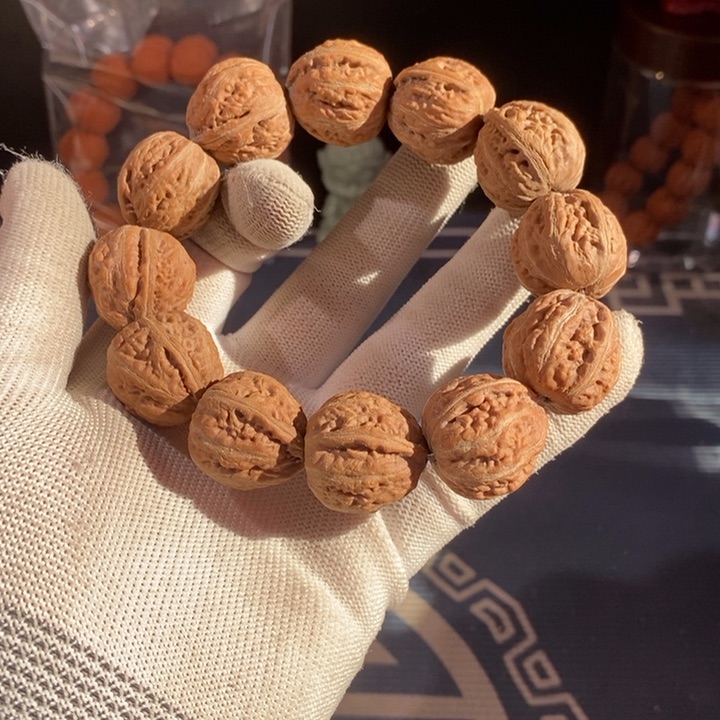 文玩核桃手串…………9
