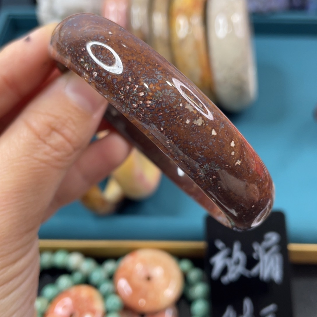 未镶嵌手镯硅化玉