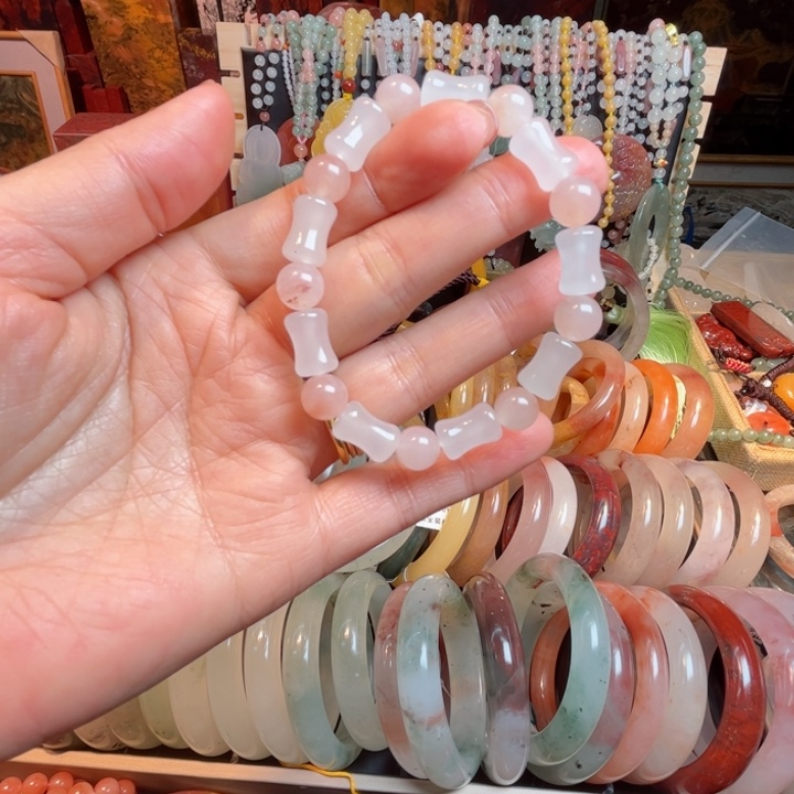 石英质玉手镯未镶嵌