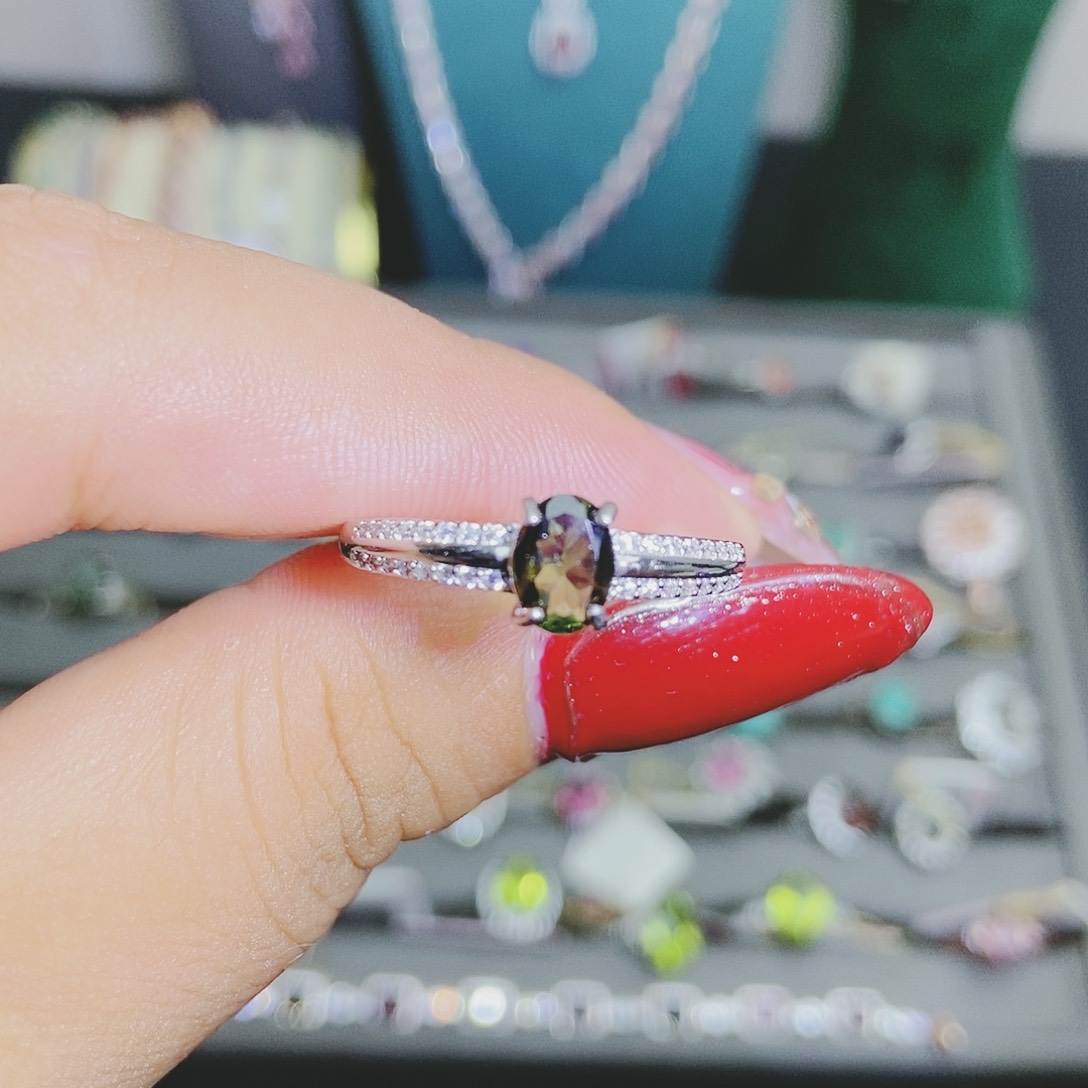 【闪购商品】银S925镶嵌戒指绿色碧玺