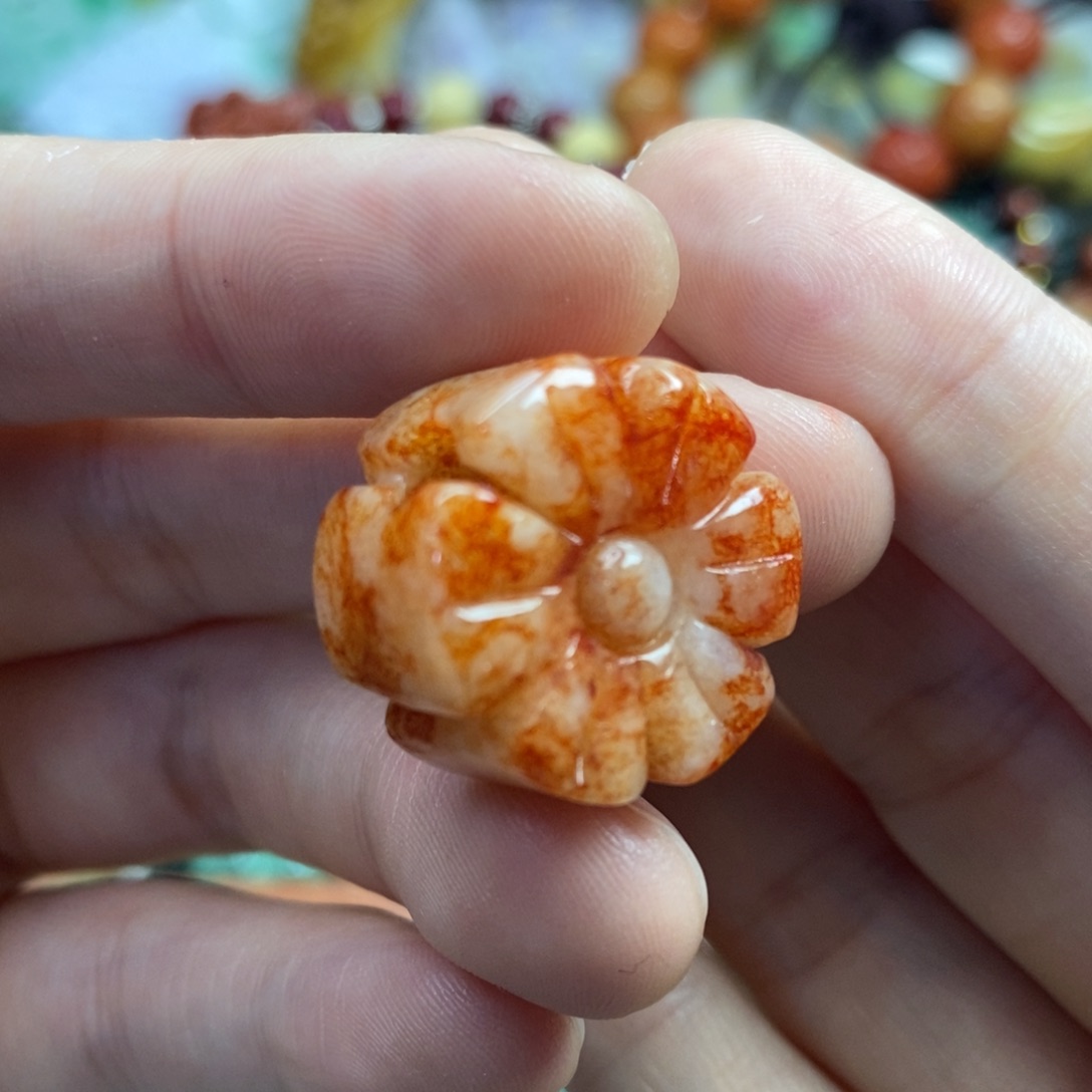 翡翠未镶嵌颈饰田*