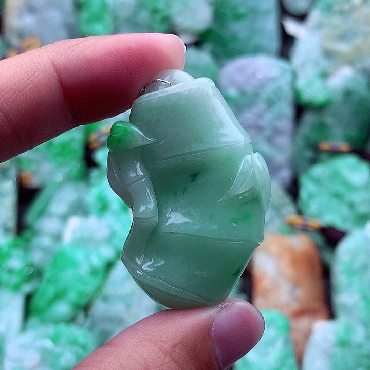 翡翠吊坠(不含链)未镶嵌