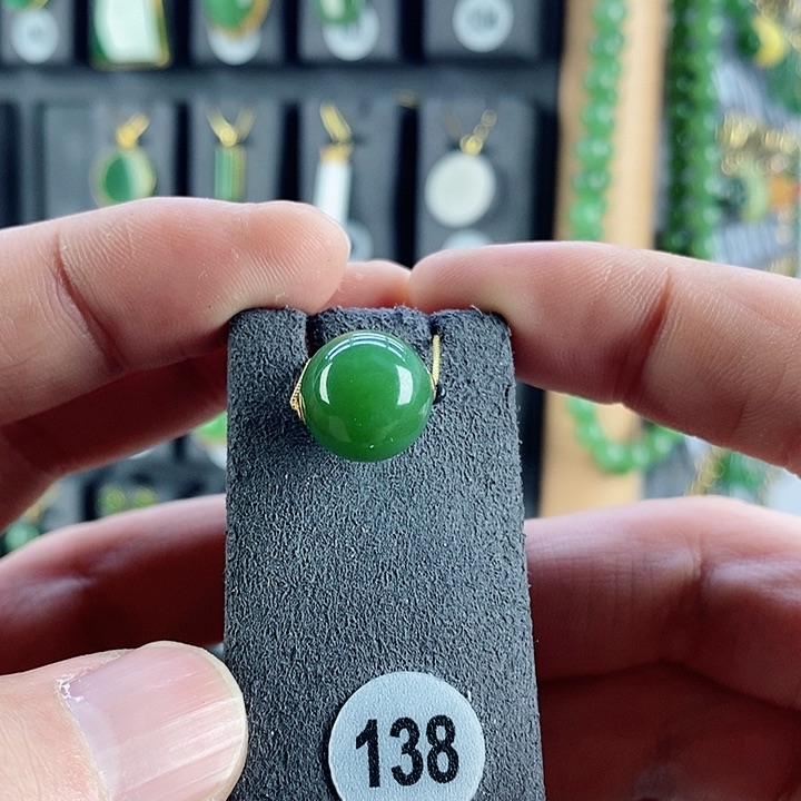 和田玉颈饰18K金镶嵌