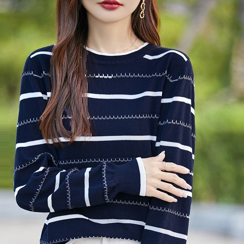 蓝白条纹长袖针织打底衫女早秋季新款气质舒适内搭上衣
