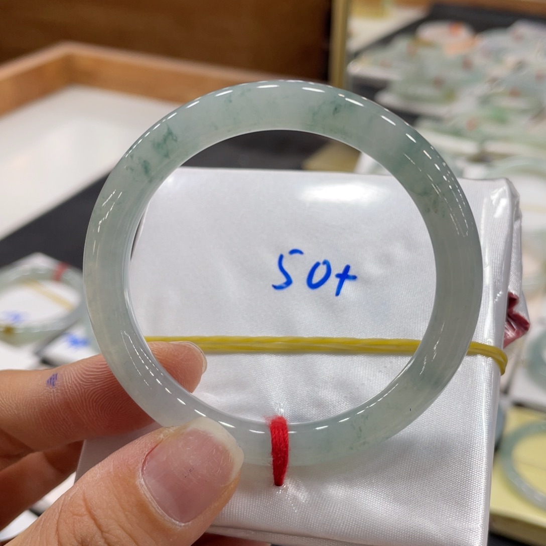 翡翠手镯未镶嵌50.7圆
