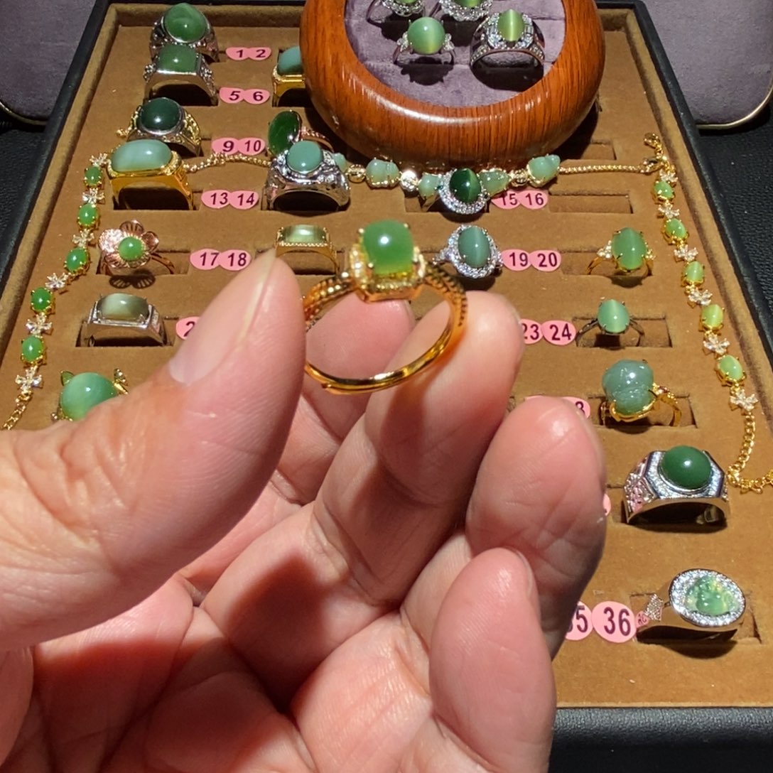 和田玉未镶嵌戒指