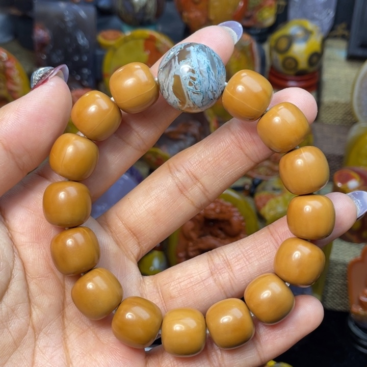 用***8玛瑙/玉髓未镶嵌珠宝奇石品质猴头天然水草顶珠