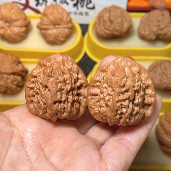 文玩核桃把件紫金山 精对34