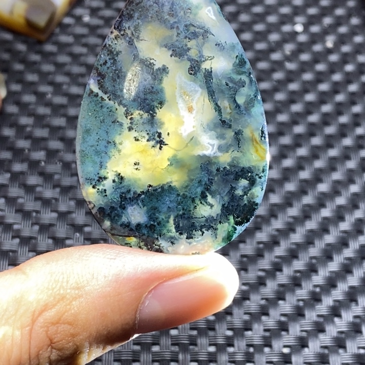 玛瑙/玉髓颈饰未镶嵌了**己