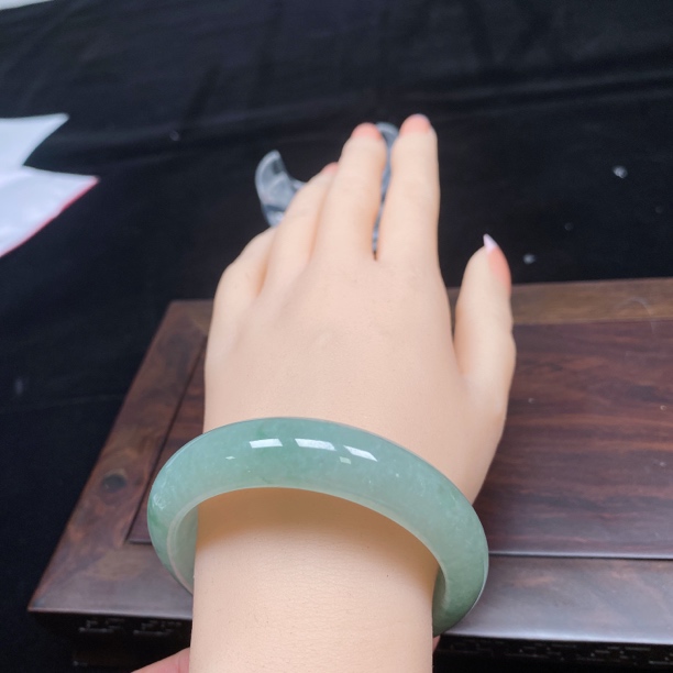 手镯缅甸翡翠A货老坑冰种55圈口精美时尚百搭女性奢侈品高端玉镯