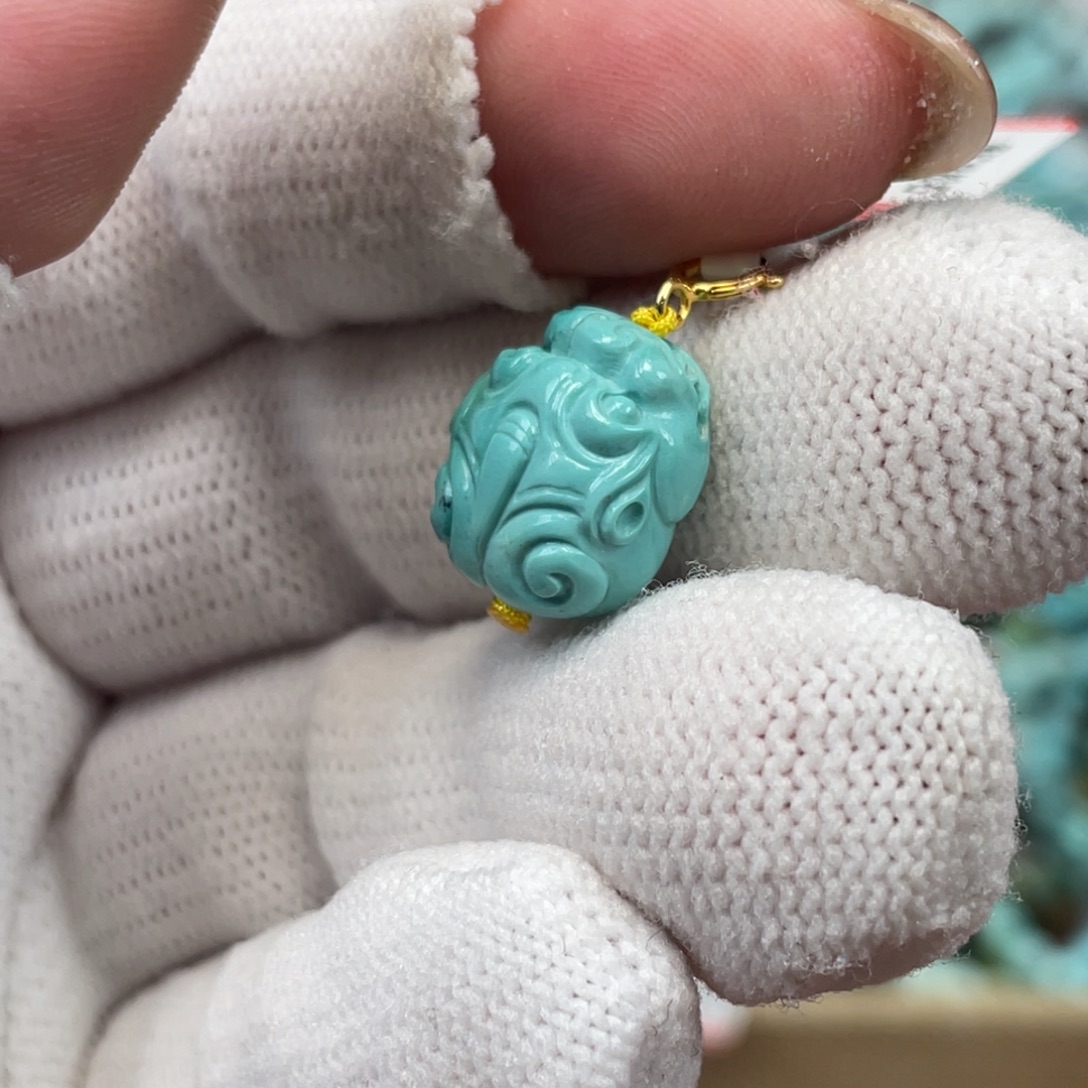 绿松石未镶嵌挂件