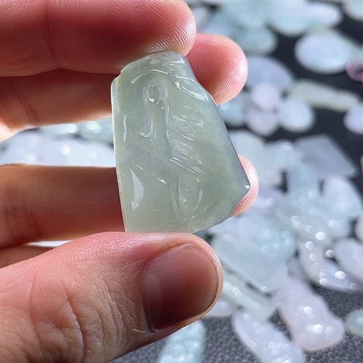 翡翠未镶嵌颈饰翡翠