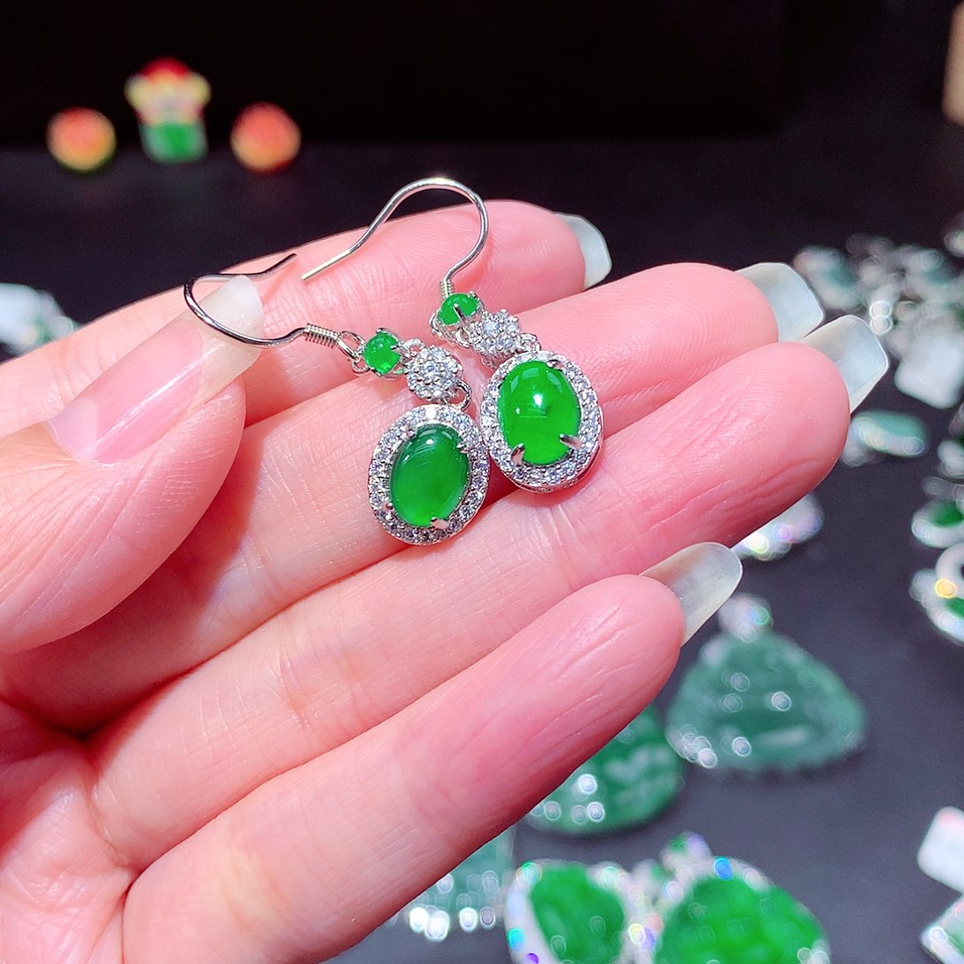 【闪购商品】翡翠吊坠(不含链)未镶嵌