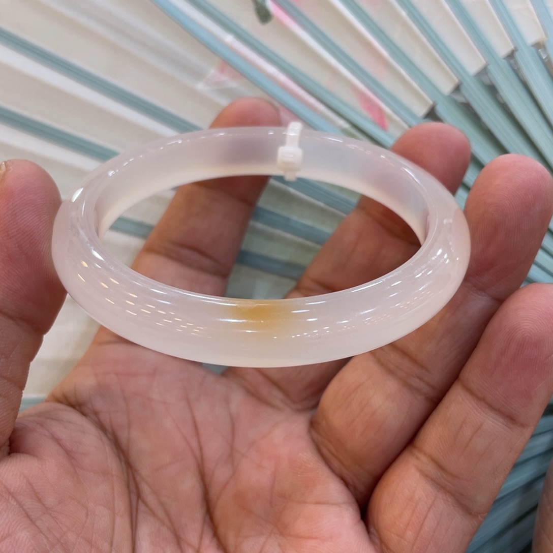 玛瑙/玉髓手镯未镶嵌简***q