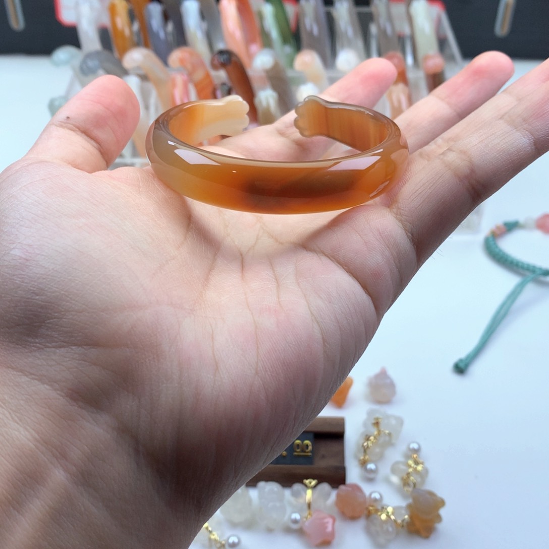 玛瑙/玉髓手镯合金54圈口