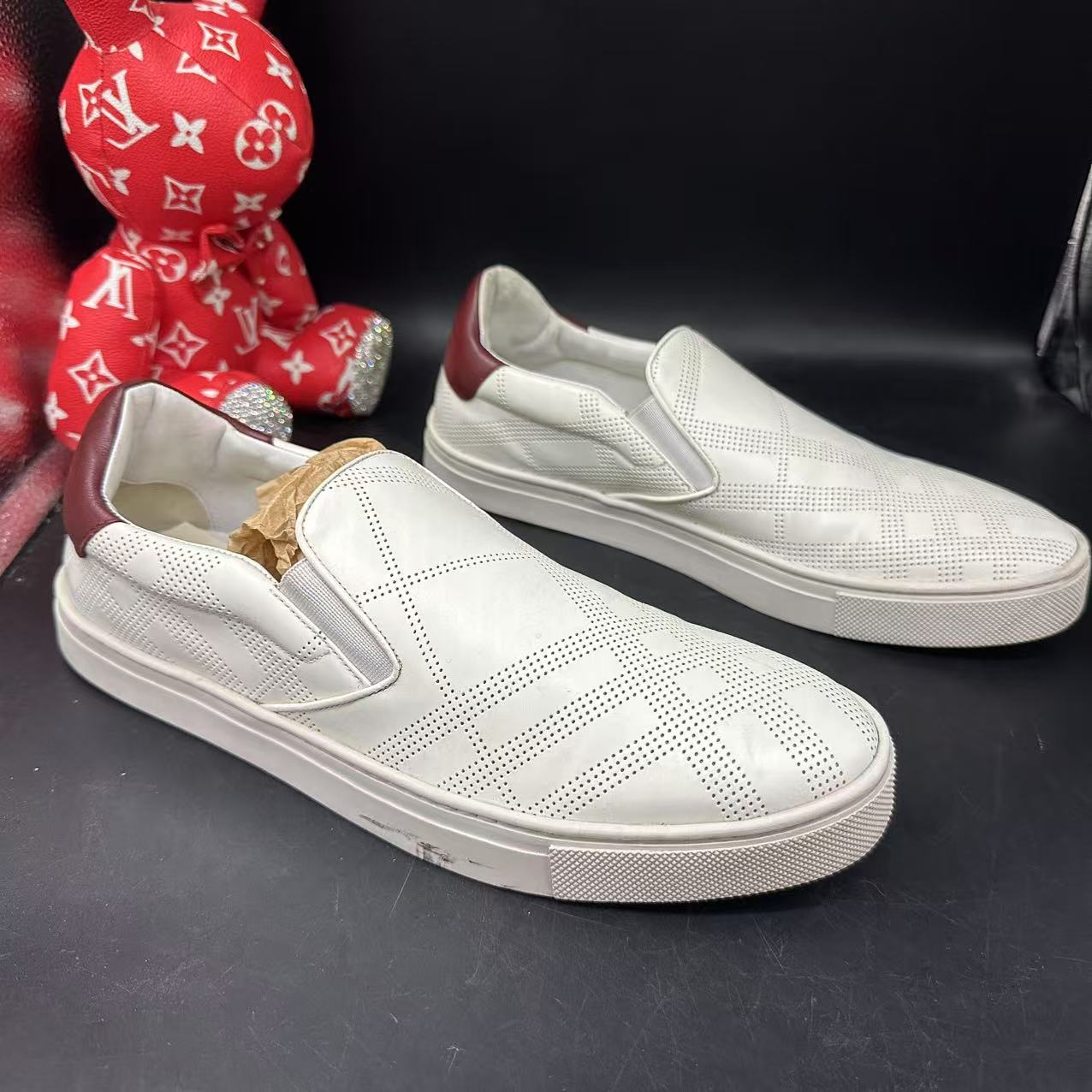 95新 BURBERRY/博柏利 【AO福利】41欧码 男士白色一脚蹬bd152