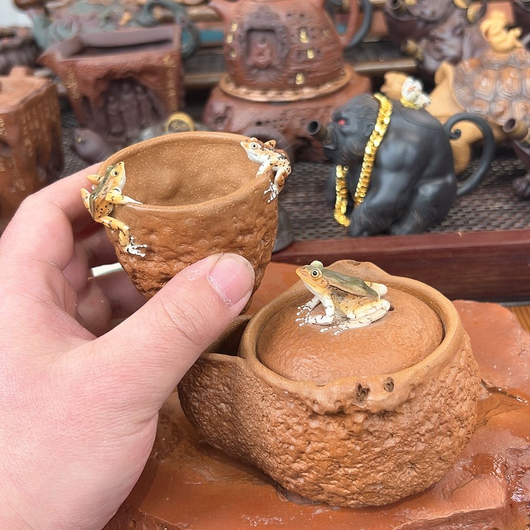 紫砂茶壶青蛙就快快乐乐哦哦哦