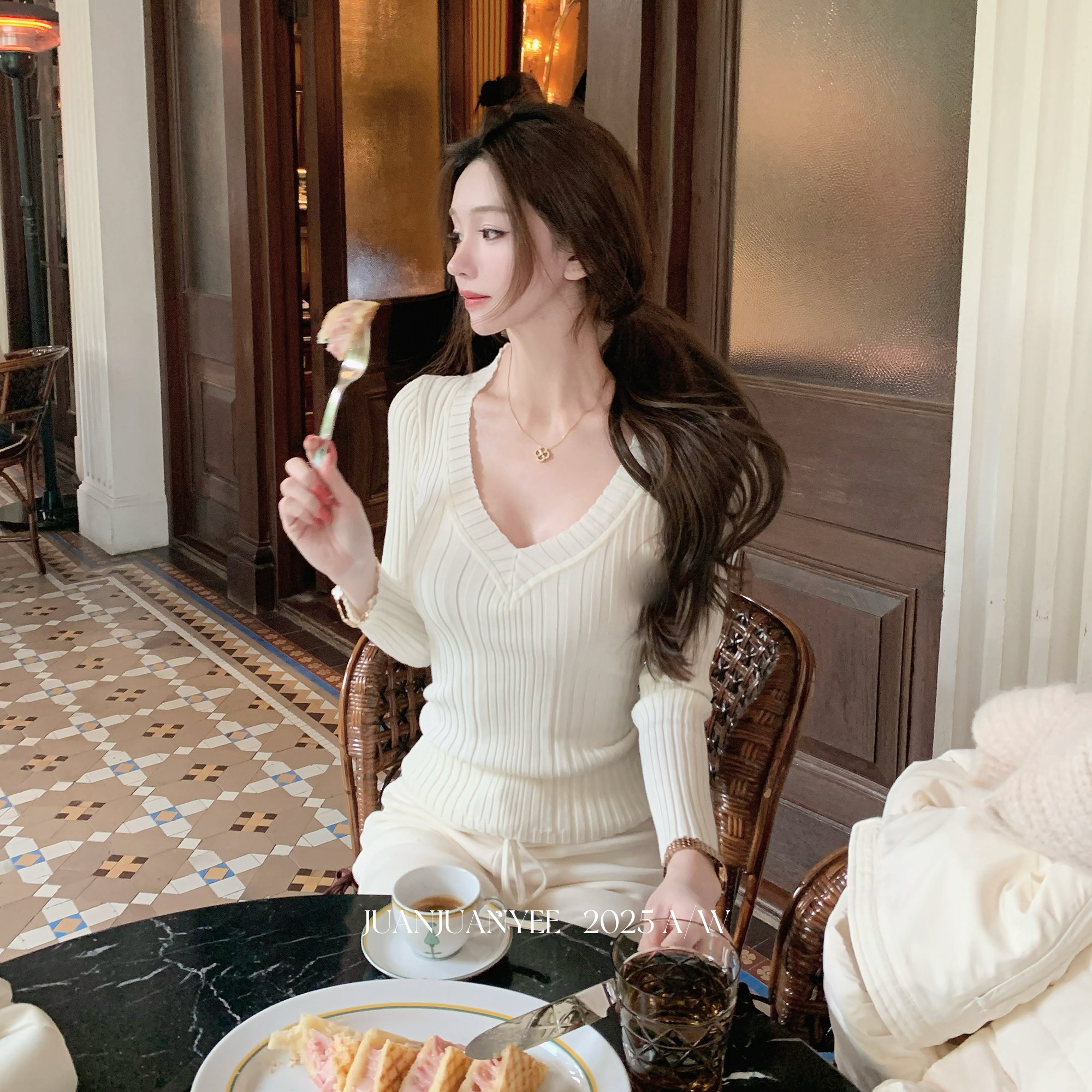 juanjuanyee【元英限定】长袖V领针织衫毛衣修身羊毛内搭