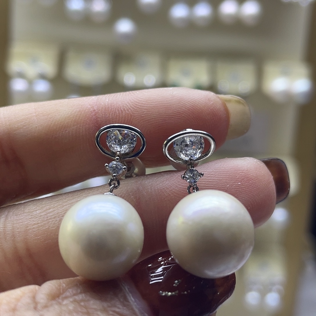 淡水珍珠银S925镶嵌耳饰