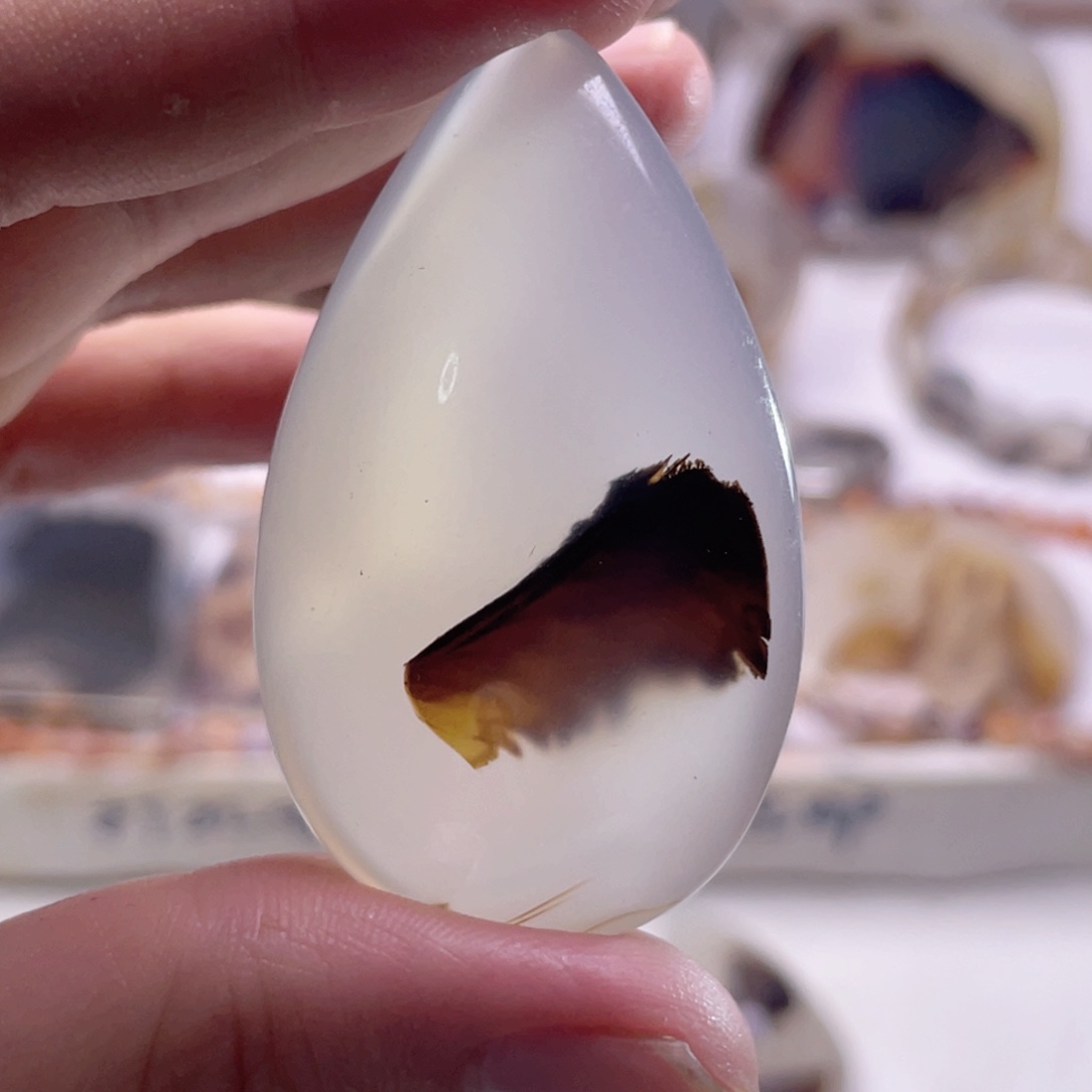 玛瑙/玉髓未镶嵌珠宝奇石