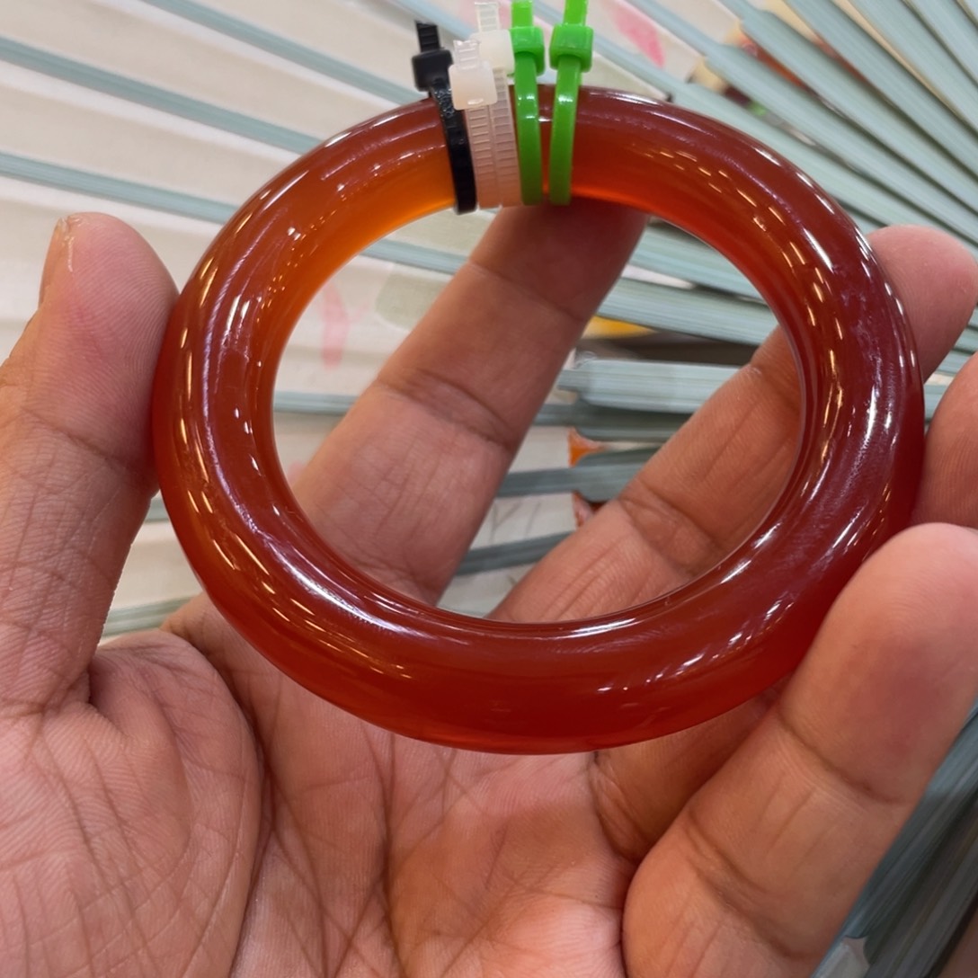 玛瑙/玉髓手镯未镶嵌芝**?