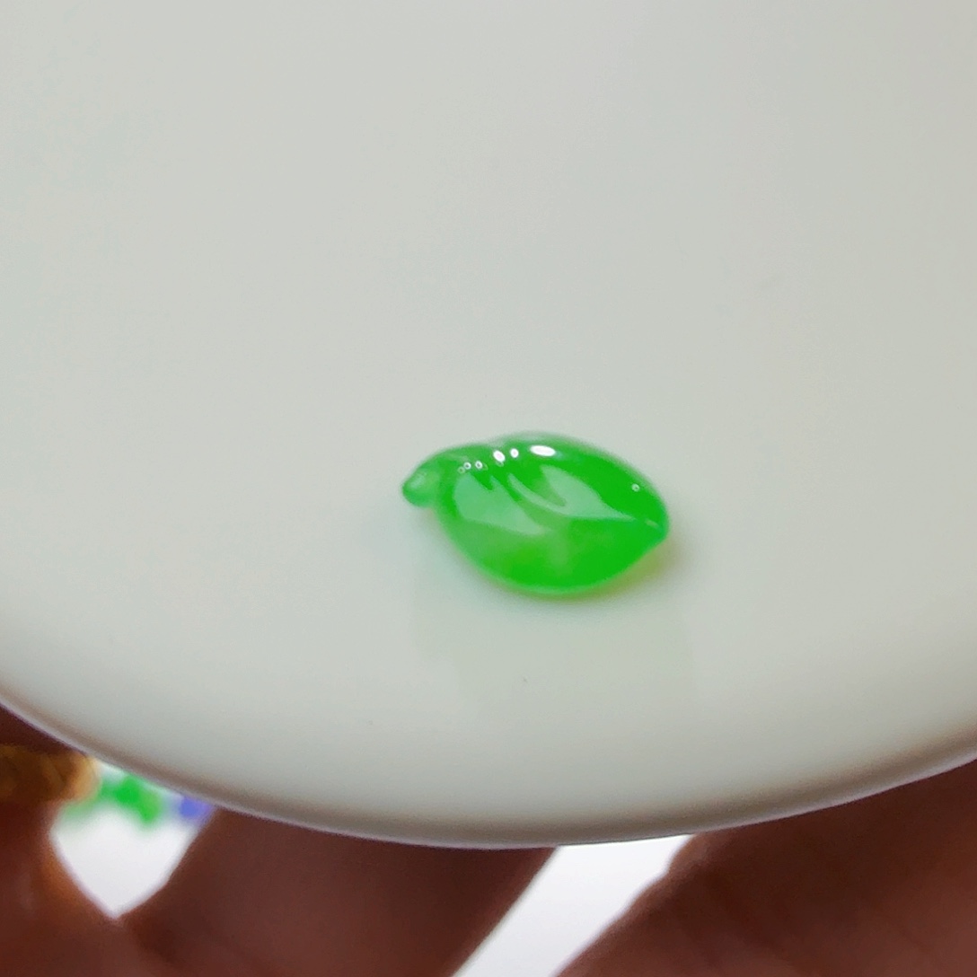 翡翠裸石冰阳绿叶子