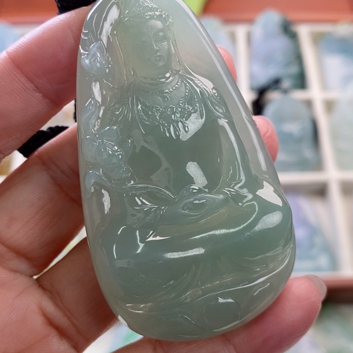 颈饰未镶嵌翡翠阿*?翡翠