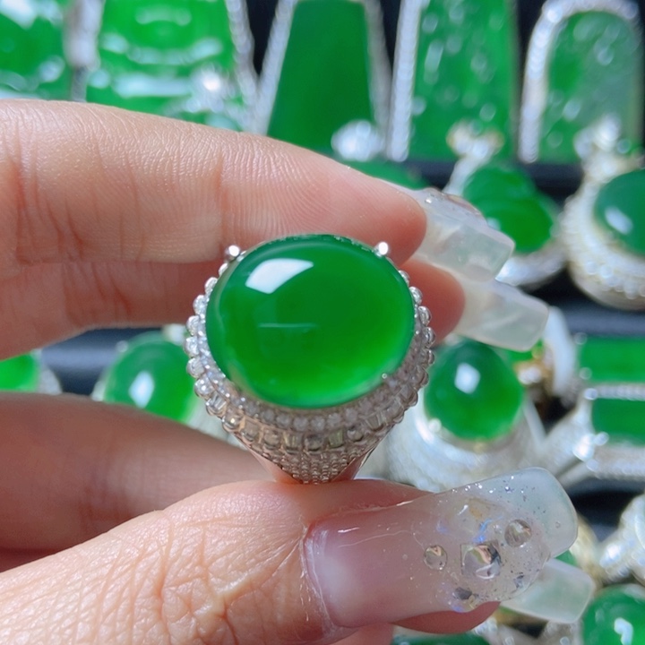 翡翠颈饰未镶嵌荷**色1659278。