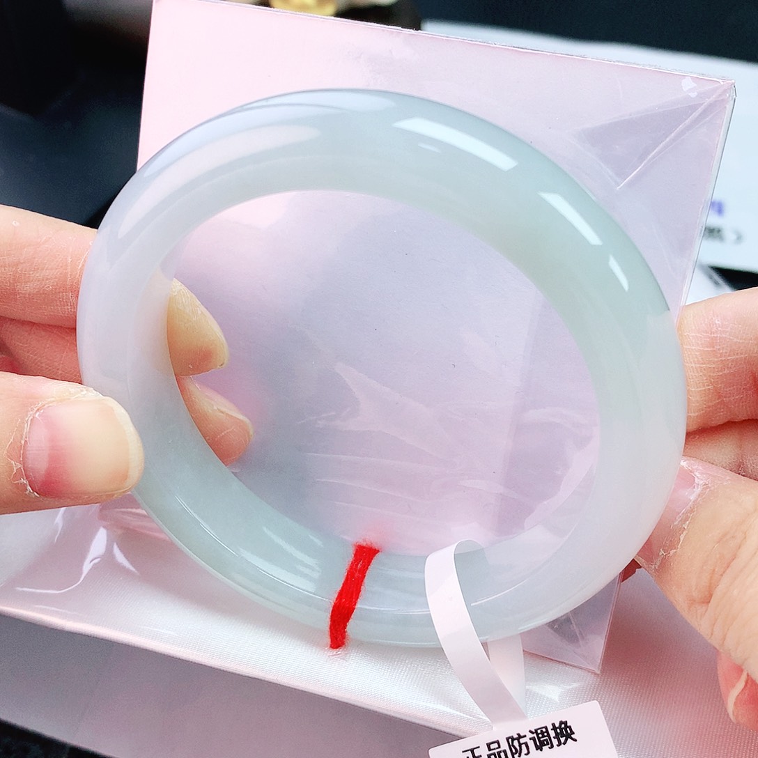 翡翠手镯未镶嵌59圈