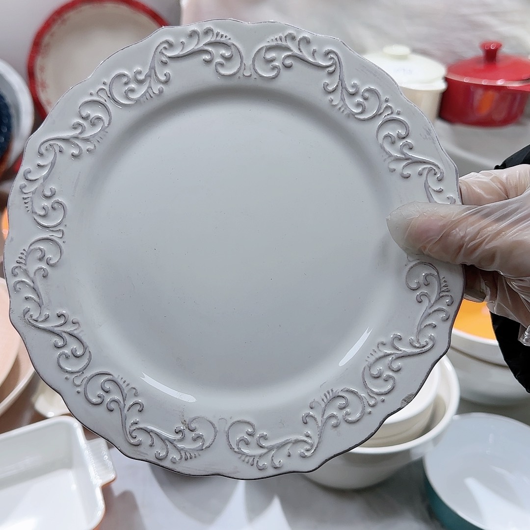 瓷片四个平盘八寸多，。    