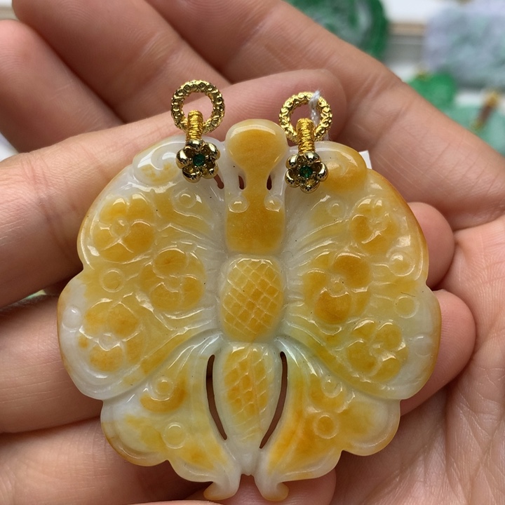 翡翠颈饰未镶嵌翡翠