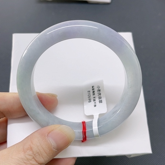 翡翠手镯未镶嵌A货