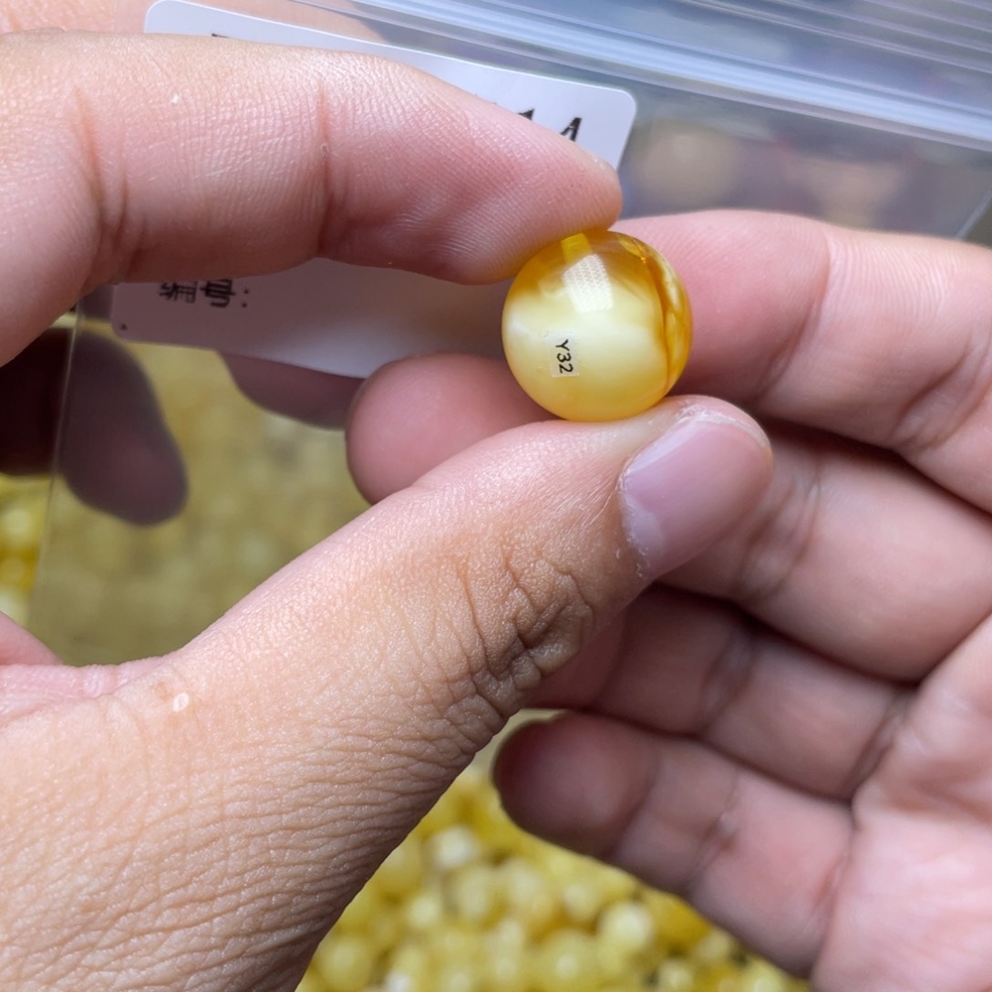 琥珀未镶嵌珠宝奇石都**去