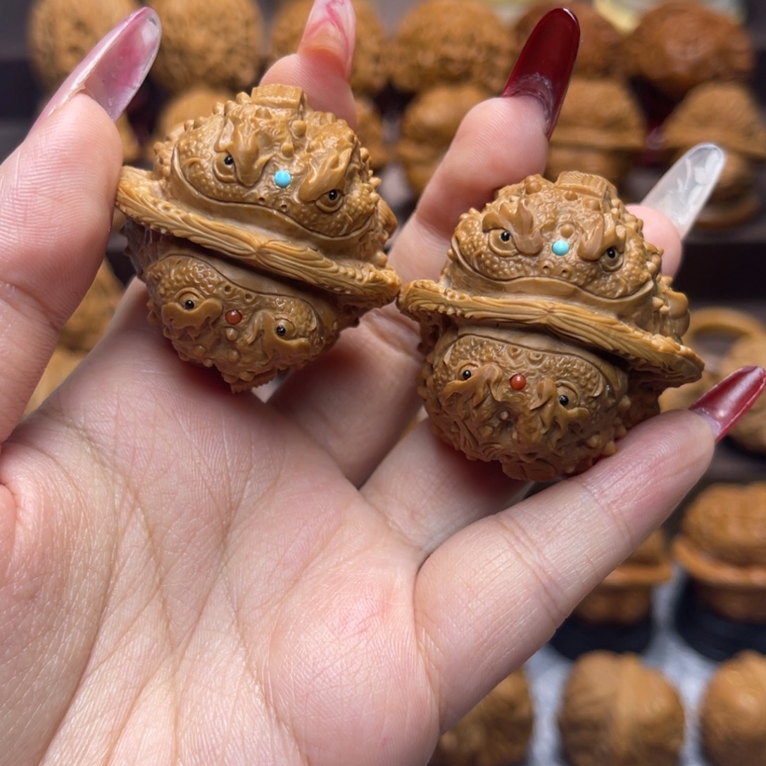 鹏***哥多宝蟾40尺带镶嵌發發發