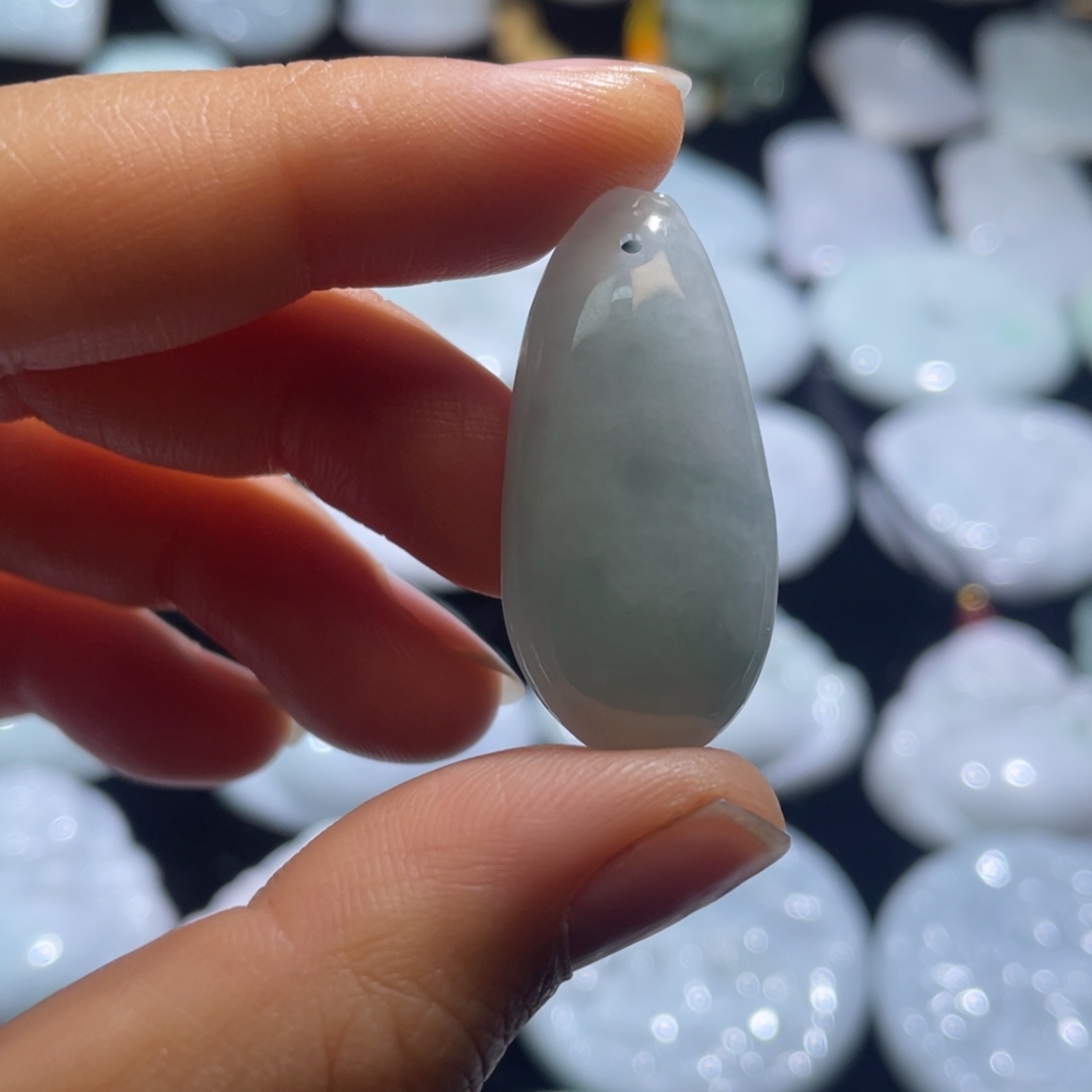 翡翠未镶嵌颈饰福瓜