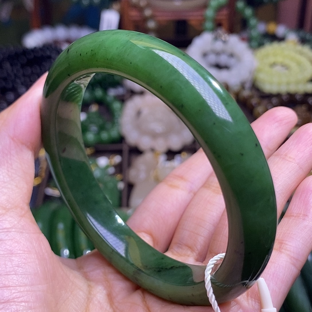 和田玉未镶嵌颈饰毕业级碧玉辣菠菜绿手镯59