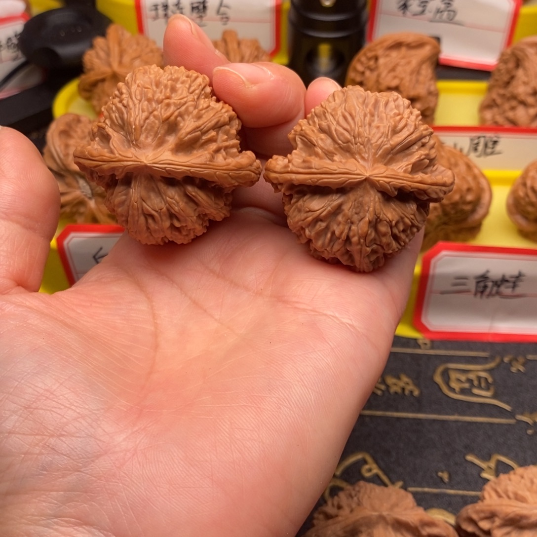 咦***！吊坠文玩核桃白狮子