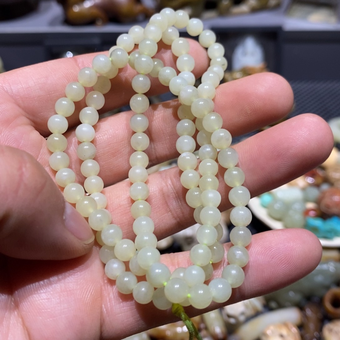 和田玉颈饰未镶嵌