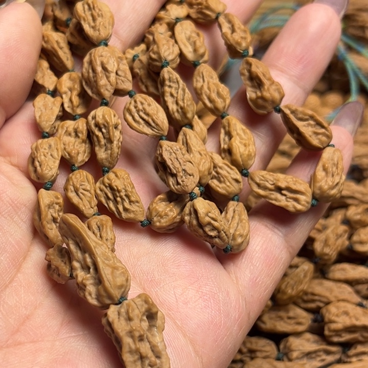 双***装文玩核桃吊坠蛤蟆小异