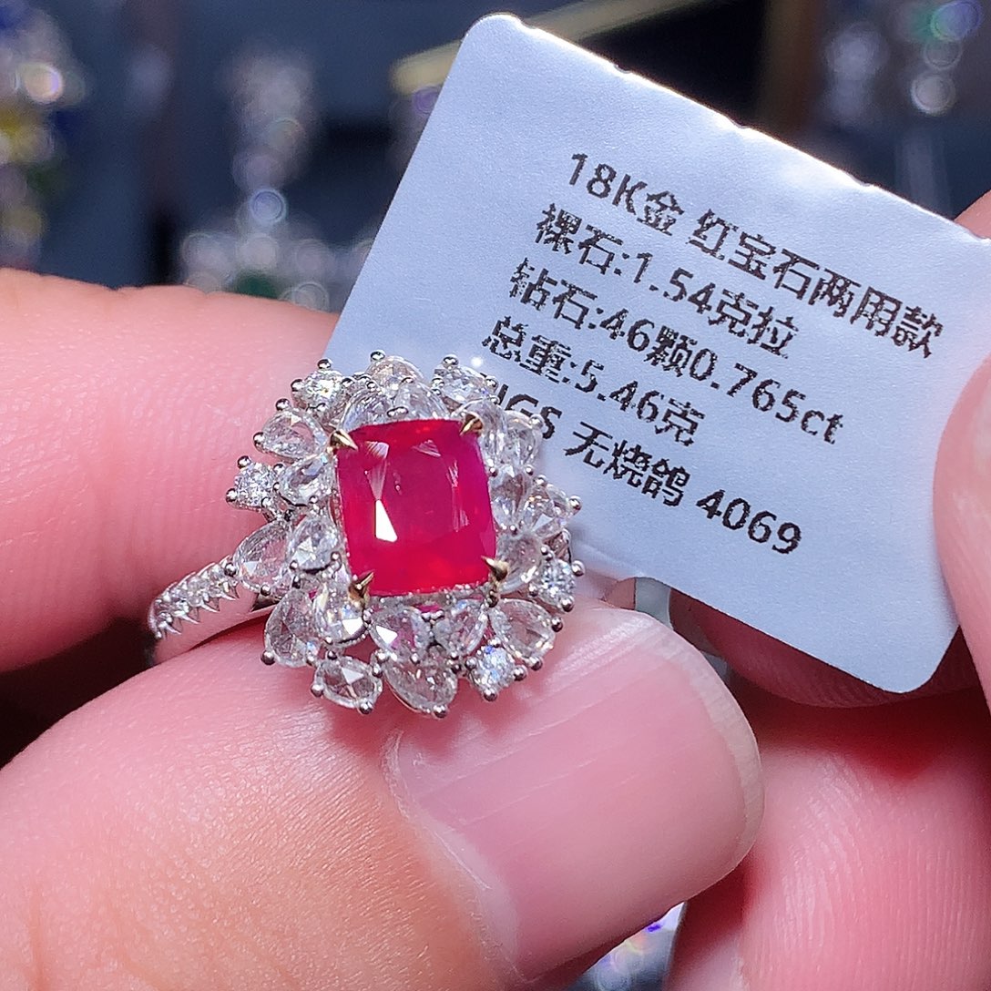 红宝石戒指18K金镶嵌