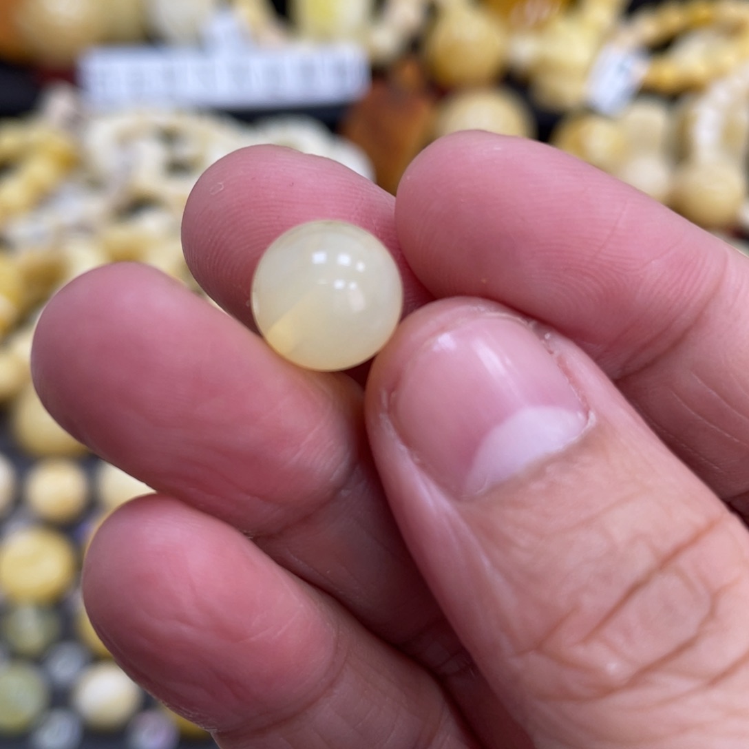 琥珀珠宝奇石未镶嵌10.5mm特色荧光
