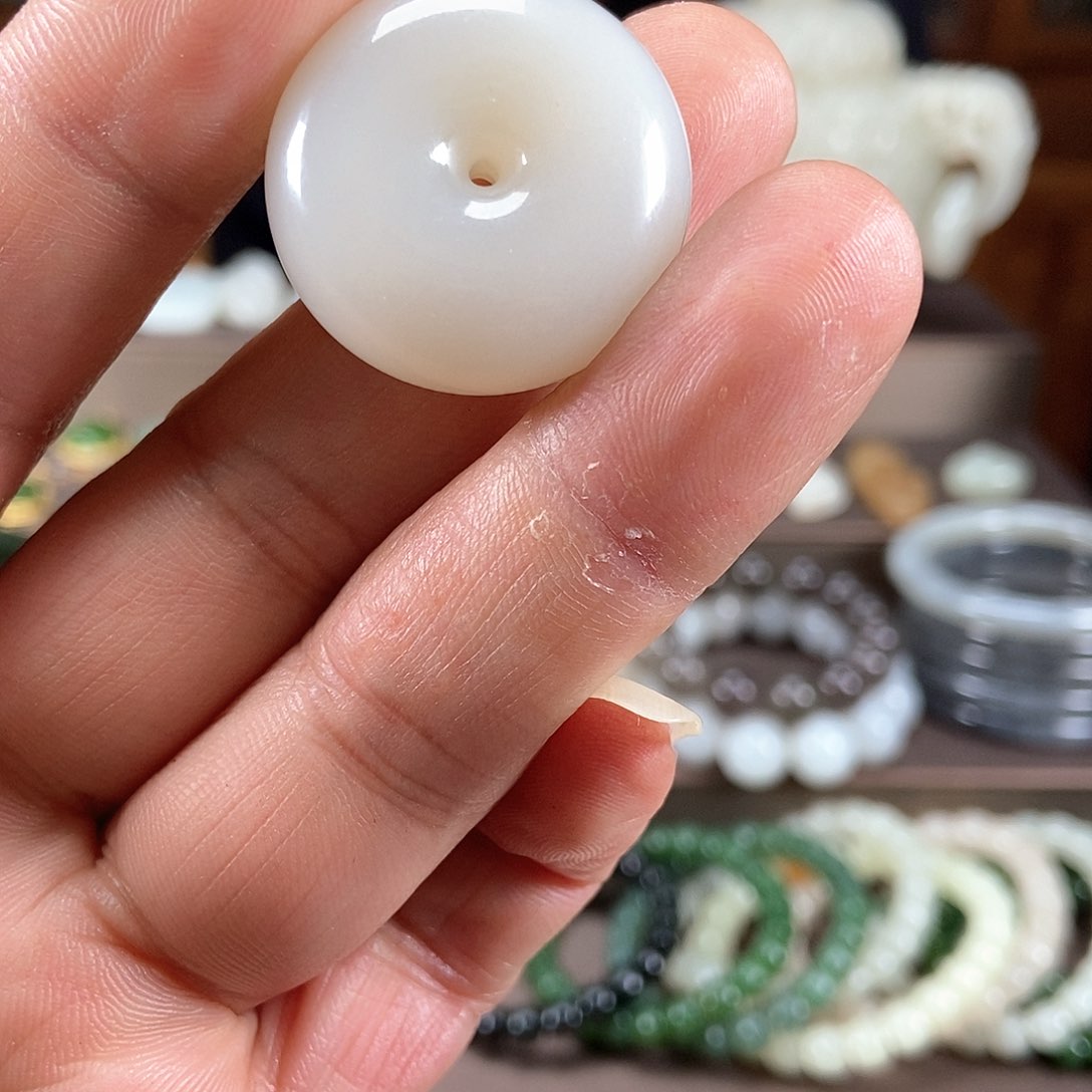 和田玉颈饰未镶嵌