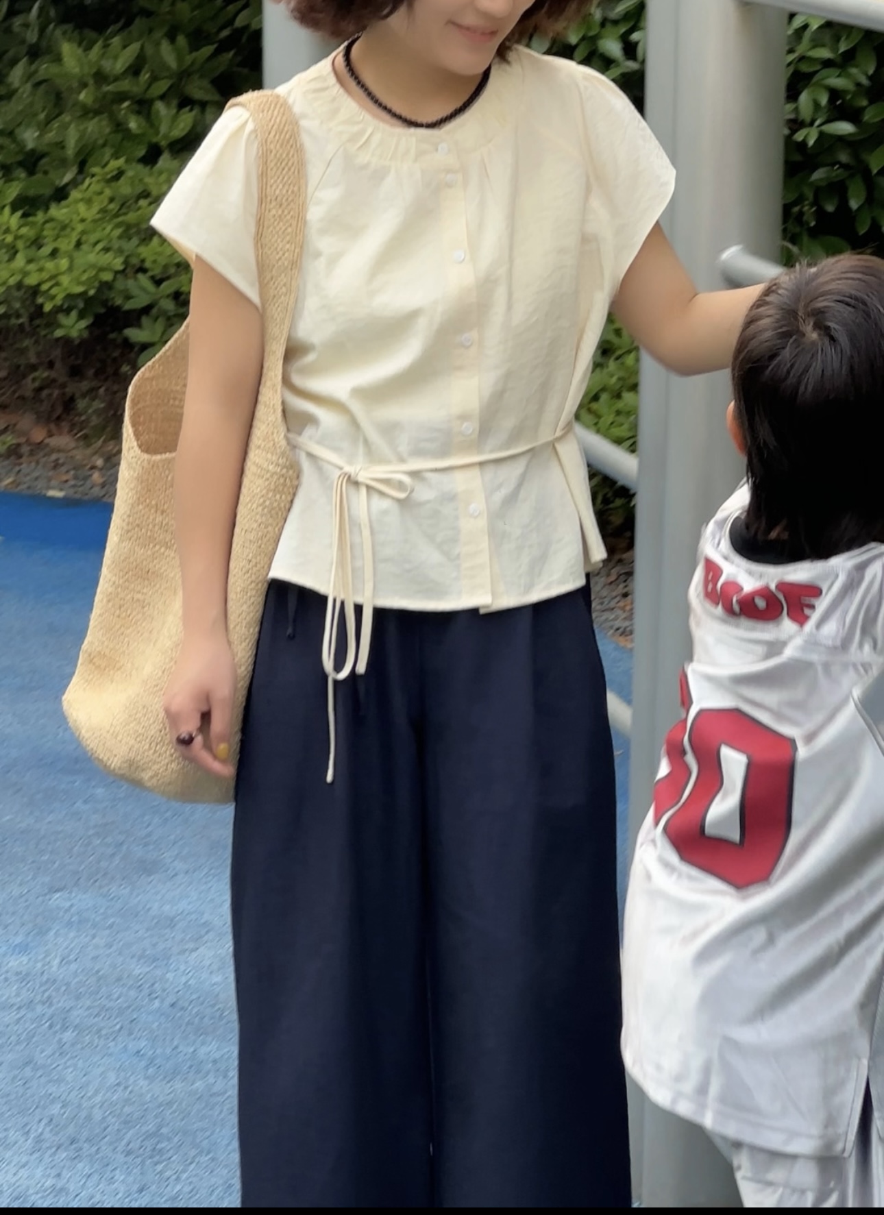 韩系夏季新款温柔甜美纯色圆领单排扣绑带收腰小飞袖衬衫上衣