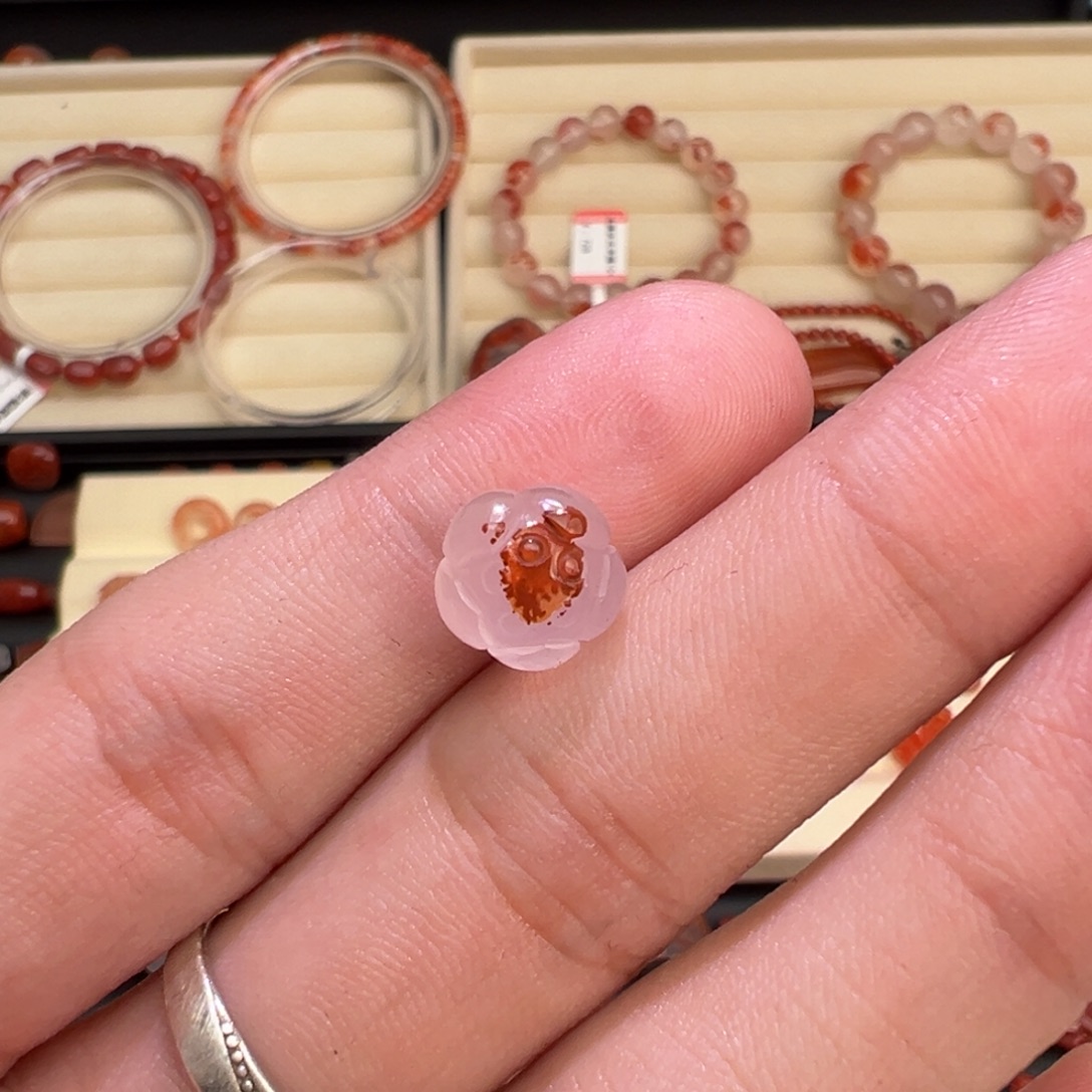 南红玛瑙未镶嵌川料莲花籽